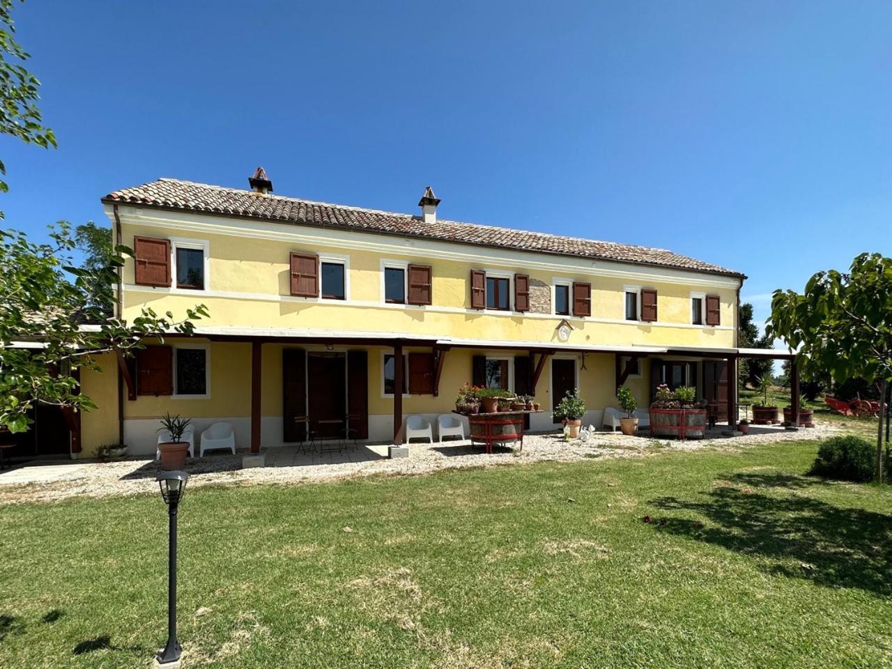 Casale Casini Soccorso Guest House Senigallia Exterior photo